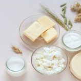 كيف تؤثر منتجات الألبان على بكتيريا الأمعاء وصحتك العامة