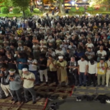 مئات المتظاهرين يشاركون في مسيرة حاشدة وصلاة جماعية في إسطنبول تضامنا مع غزة