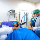 الرئيس الزُبيدي يفتتح قسم الرقود ويضع حجر الأساس لأقسام طبية متقدمة بمستشفى عبود العسكري