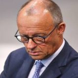 شعبية ميرتس تهوي