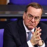 وزير الدفاع الألماني يدعو للهدوء بعد رصد مسيرات في أجواء مطار ميونيخ