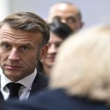 “فاينانشيال تايمز”: ماكرون يسخر من جدار مسيرات أورسولا فون دير لاين