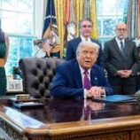 ترامب: سنخفض البرامج الحكومية والوظائف في ظل الإغلاق الحكومي