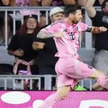 ميسي يصنع التاريخ بثنائية مذهلة ويقود إنتر ميامي لاكتساح أتلانتا يونايتد (فيديو)