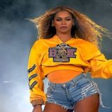 تداول صور للنجمة العالمية بيونسيه بالحجاب في الدوحة