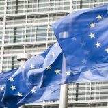 “بلومبرغ”: الأوروبيين يبحثون سبل مواجهة “تأثير” بوتين على ترامب