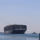 قناة السويس تفرح المصريين بعد سنوات الحرب العجاف