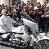 بيع دراجة بابا الفاتيكان في مزاد علني