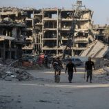 مراسلنا: مقتل 4 فلسطينيين بغارة إسرائيلية استهدفت مقهى غرب دير البلح