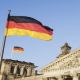 رئيسة اتحاد النقابات العمالية الألمانية تحذر من تقليص الإعانات الاجتماعية