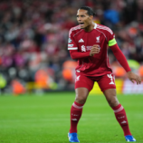 فان دايك يكشف أسباب سقوط ليفربول على أرضه أمام مانشستر يونايتد