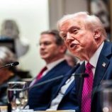 ترامب يحذر من تداعيات إلغاء الرسوم الجمركية على الاقتصاد الأمريكي والأمن القومي