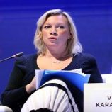 زاخاروفا: زيلينسكي ليس تابعا فحسب بل يتحكم فيه “حزب الحرب” عن بعد