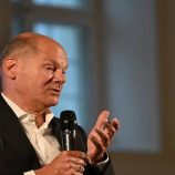 شولتس يكشف لأول مرة عن محادثاته مع بوتين