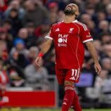 “أسوأ لاعب عظيم”.. ردود أفعال جماهير ليفربول على أداء محمد صلاح بعد الهزيمة أمام يونايتد (صور)