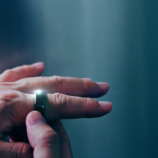 وداعا لفأرة الكمبيوتر.. خاتم ذكي يتحكم بالأجهزة لشهر كامل بشحنة واحدة