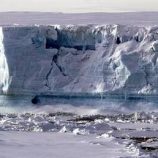 وصية داخل خيمة مدفونة في الثلوج: “بحق الرب، لا تتخلوا عن أهلنا”!