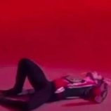 الفنان الروسي ميخائيل لوبوخين يتعرض لإصابة على خشبة المسرح (فيديو)