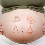 سبب مفاجئ وراء احتمالية إنجاب الذكور أكثر من الإناث من خلال التلقيح الاصطناعي