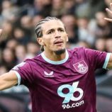 الشرطة تفتح تحقيقا مع التونسي المجبري بتهمة غريبة في الدوري الإنجليزي