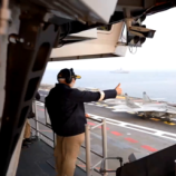 شاهد.. مودي يحتفل بعيد الأضواء المقدس على متن حاملة الطائرات “إن إس فيكرانت”