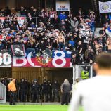 “نعتذر.. ظنناها ضد المثليين!”.. إيقاف مباراة بسبب هتاف ضد داعش