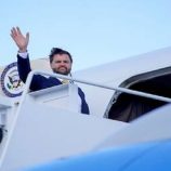 فانس يشد الرحال إلى إسرائيل لإنقاذ اتفاق وقف إطلاق النار مع “حماس”