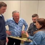 جاريد كوشنر وستيف ويتكوف يلتقيان بالرهائن الإسرائيليين المفرج عنهم وعائلاتهم