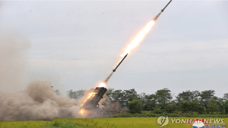 تزامنا مع زيارة هيغسيث للمنطقة الأمنية.. بيونغ يانغ تطلق صواريخ بالبحر الأصفر