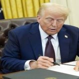 ترامب اتخذ قراره بشأن فنزويلا وإدارته تكثف اجتماعاتها لدراسة الخيارات العسكرية المحتملة