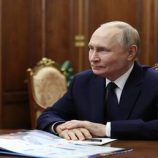 بوتين يؤكد أولوية تعزيز الأسرة  في روسيا على هامش مؤتمر للآباء