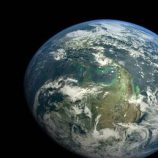 دراسة: ضخ المياه الجوفية قد يسهم في انحراف محور الأرض