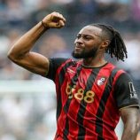 النجم الغاني يلفت الأنظار.. صراع بين السيتي وتوتنهام وليفربول على خليفة محمد صلاح