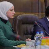 الشرع لأحد الأطفال: “كن مثل أبيك وحشا” (فيديو)