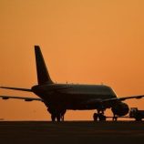 الولايات المتحدة تطالب فنزويلا باستئناف رحلات الطيران للمهاجرين