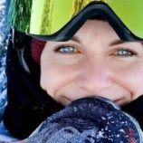 رحلة شتوية تنتهي بمأساة.. رجل يترك صديقته على قمة جبل لتتجمد حتى الموت! (صور)