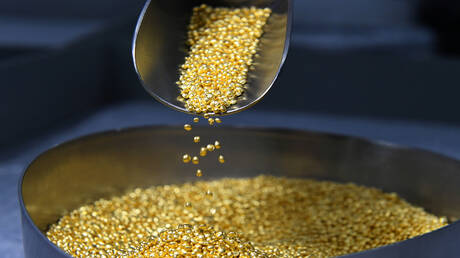 استقرار أسعار الذهب والفضة عند مستوى قياسي