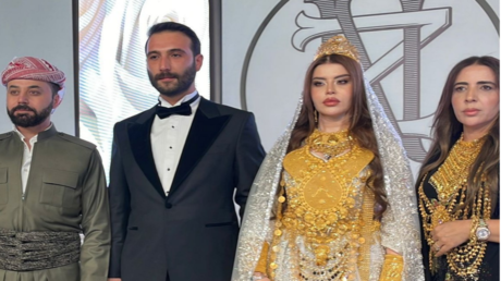 عرس تركي عراقي فخم.. صناديق من الذهب قدمت لعروس من عائلة بارزاني تزوجها ابن عشيرة إيزول (فيديو)