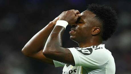 فينيسيوس جونيور يثير الجدل بعد صيحات الاستهجان في البرنابيو (صورة – فيديو)