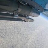 مقاتلة “سو-34” تقصف تجمعا لآليات مدرعة أوكرانية بقنابل عالية الدقة