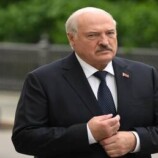 لوكاشينكو يتحدث عن حالته الصحية بعد انزلاقه على الجليد أثناء لعبه الهوكي