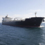 ناقلة ترفع العلم الروسي للهرب.. اختبار القوة والقانون والسياسية في مطاردة ناقلة “بيلا 1”