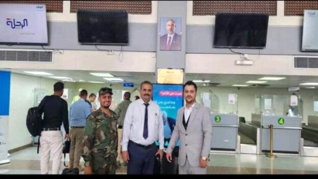 صور الرئيس الزُبيدي تزين أروقة ​مطار عدن الدولي دعماً للمطالب الشعبية باستعادة دولة الجنوب العربي