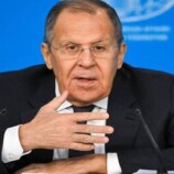 لافروف يحقق أمنية طفلين بمناسبة العام الجديد