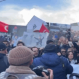 “الظلم مؤذن بالثورة”.. مسيرة احتجاجية حاشدة في تونس رفضا للظلم ولمحاكمات الرأي (فيديو)