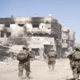 الجيش الإسرائيلي يقتل 3 من أهل غزة بدعوى تجاوزهم الخط الأصفر وتهديد قواته