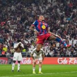 شاهد.. التركي غولر يتعرض للسخرية بعد موقف “كوميدي” محرج