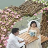 امرأة صينية تحصل على بوليصة “تأمين الحب” بعد زواجها