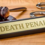 إيران تنفذ حكم الإعدام بحق عنصرين من “داعش” أدينا بتفجير حافلة زوار أربعينية