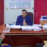 المحافظ بن الوزير يشدد على الجاهزية الأمنية وحماية المؤسسات السيادية في مديرية رضوم